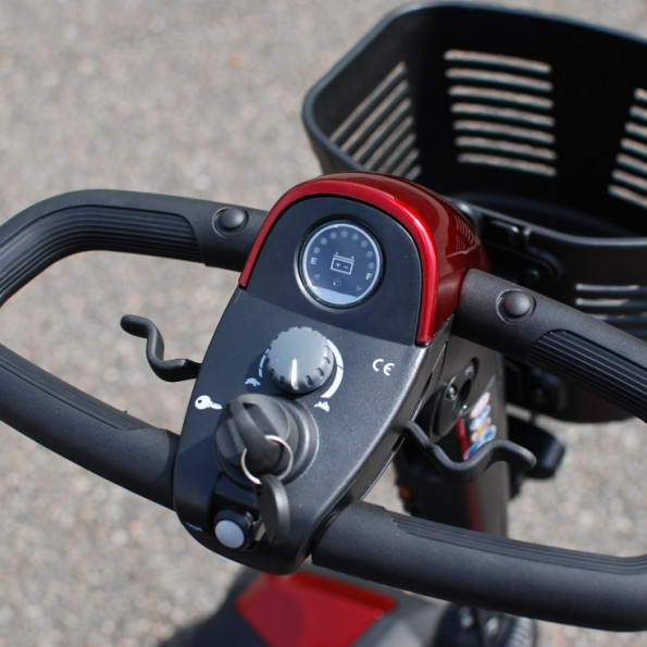 Installation et mise en service d’un scooter électrique 4 roues de Noveom